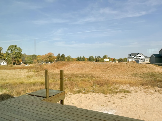 view of yard featuring a rural view