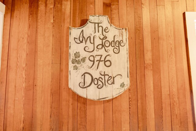 976 Doster Rd, Plainwell, MI 49080 - detailed view of wood walls