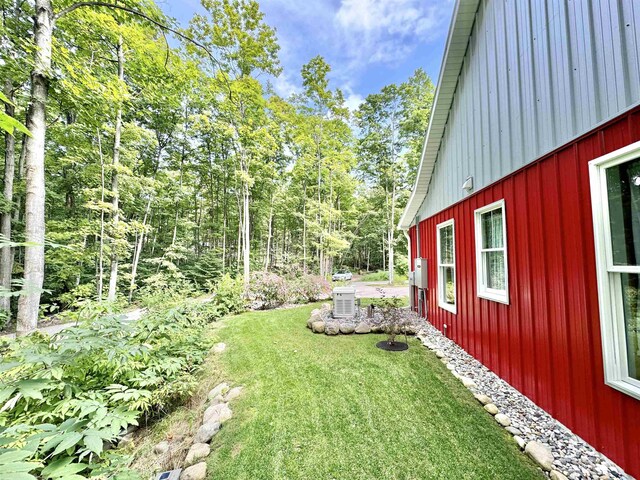 2144 N Jacobson Rd, Suttons Bay, MI 49682 - view of grassy yard
