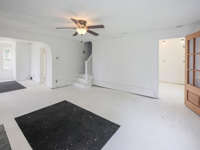 empty room with ceiling fan