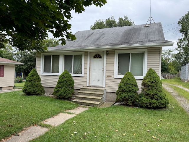 view of front of house with a front yard