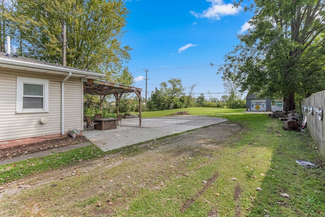 view of yard featuring a patio area