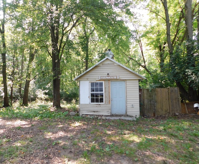 view of outbuilding