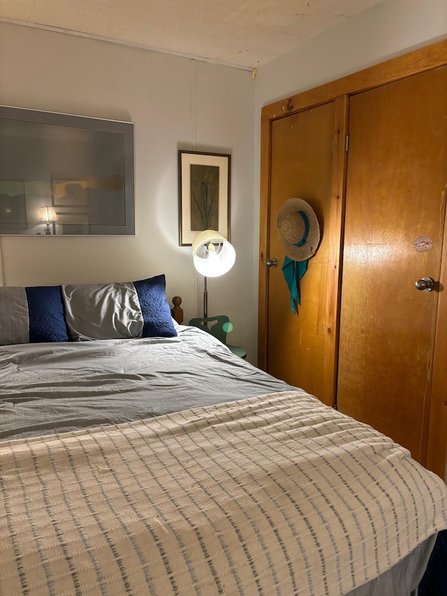 bedroom featuring a closet