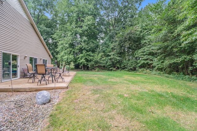 view of yard with a patio