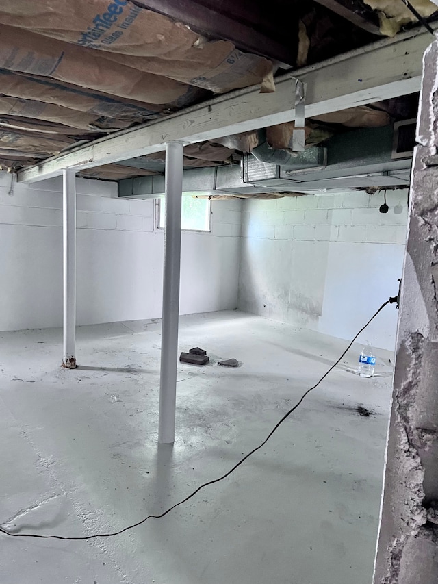 1460 S Dye Rd, Flint, MI 48532 - view of below grade area