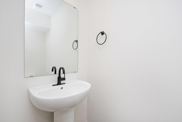 bathroom with sink