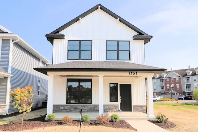 view of front facade with covered porch