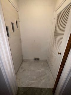 14257 Warwick St, Detroit, MI 48223 - view of washroom