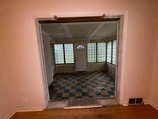 14257 Warwick St, Detroit, MI 48223 - empty room featuring baseboards