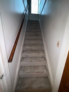 14257 Warwick St, Detroit, MI 48223 - stairway with baseboards