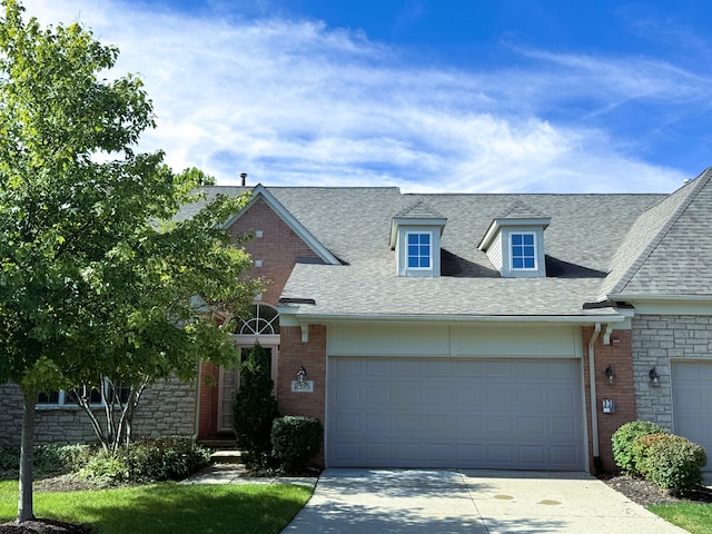 view of front facade featuring a garage