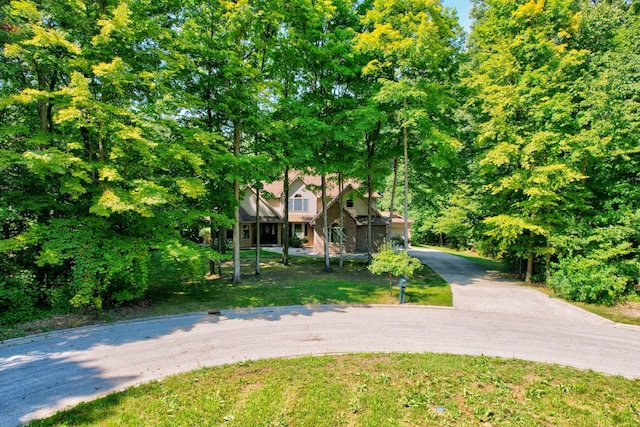 view of front of house with a front lawn