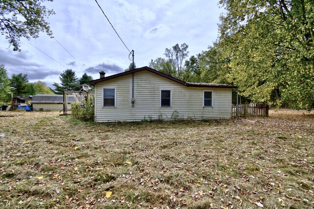 1401 S Miner Rd, Crystal, MI 48818 - view of side of property