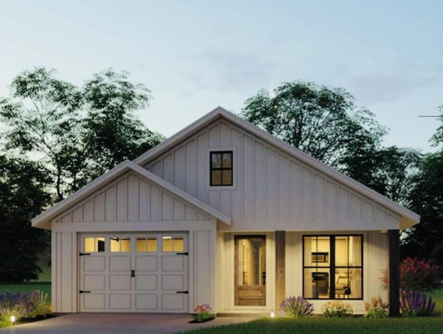 view of front of property featuring a garage