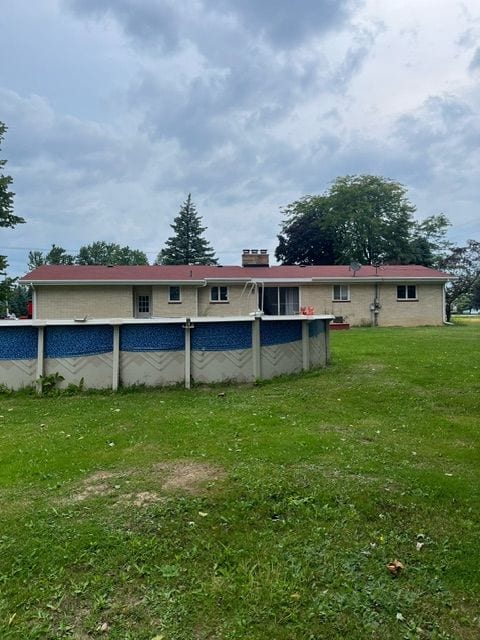 exterior space featuring a yard