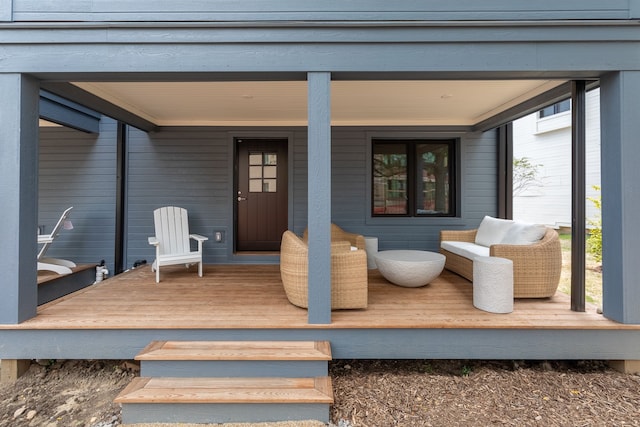 doorway to property with covered porch