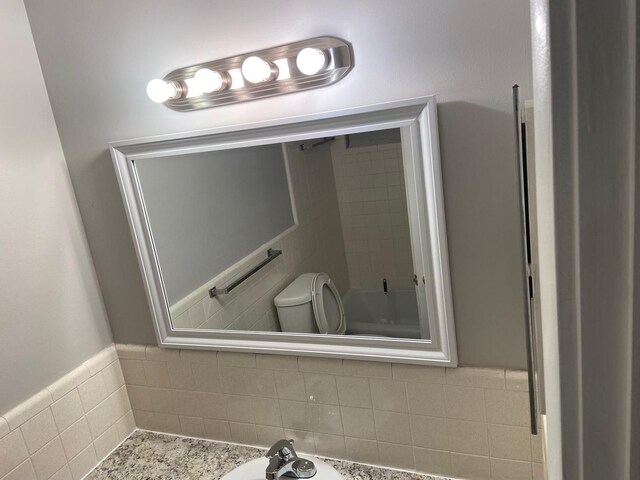 17161 Redford St Unit 203, Detroit, MI 48219 - full bath with toilet