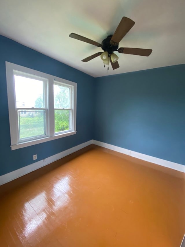 empty room with ceiling fan