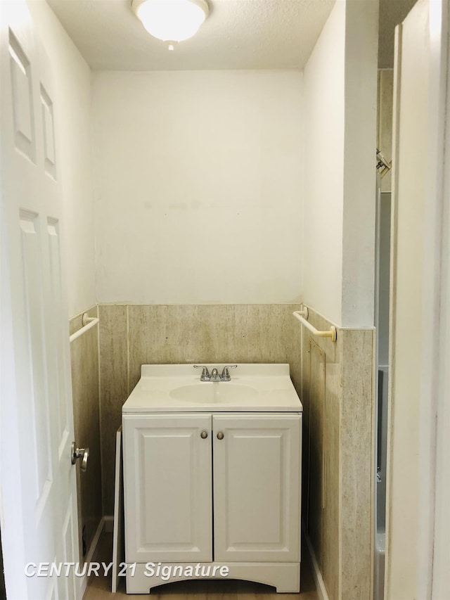 1540 Pound Dr, Flint, MI 48532 - bathroom featuring vanity