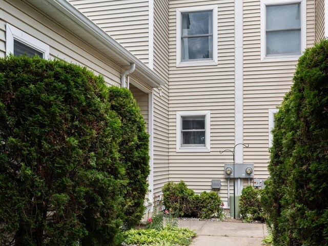 94 Charter Ct, Manistee, MI 49660 - view of property exterior