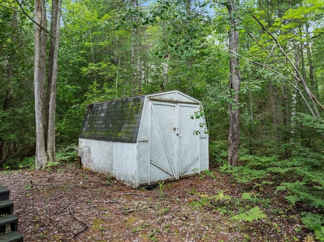 view of outbuilding