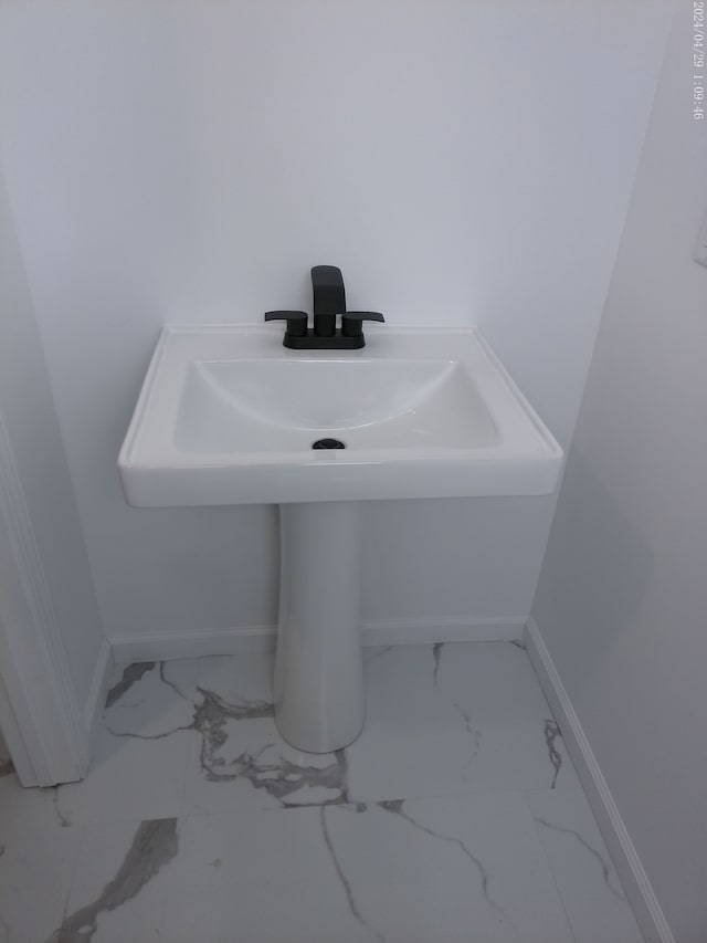 bathroom with sink