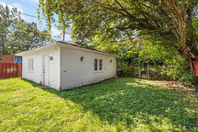 exterior space featuring a lawn