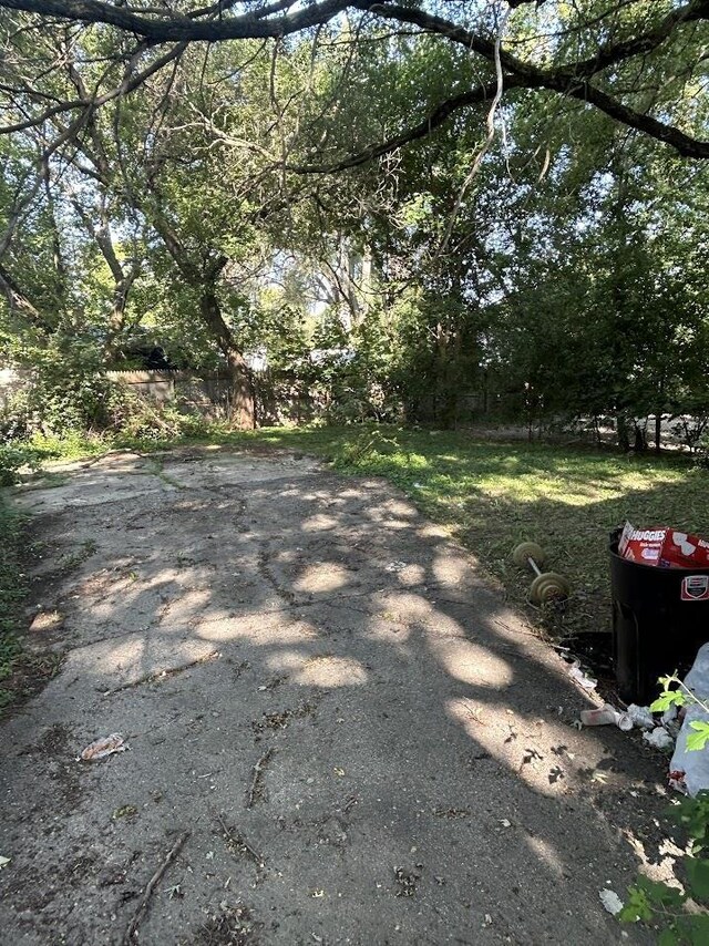 928 Mann Ave, Flint, MI 48503 - view of street