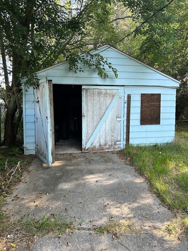 view of outdoor structure