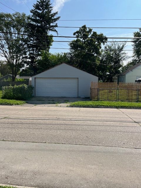 1403 E Bernhard Ave, Hazel Park, MI 48030 - view of detached garage
