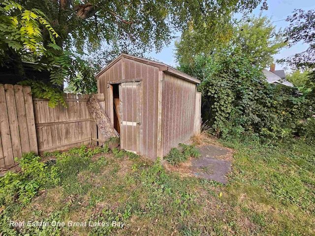 view of outbuilding