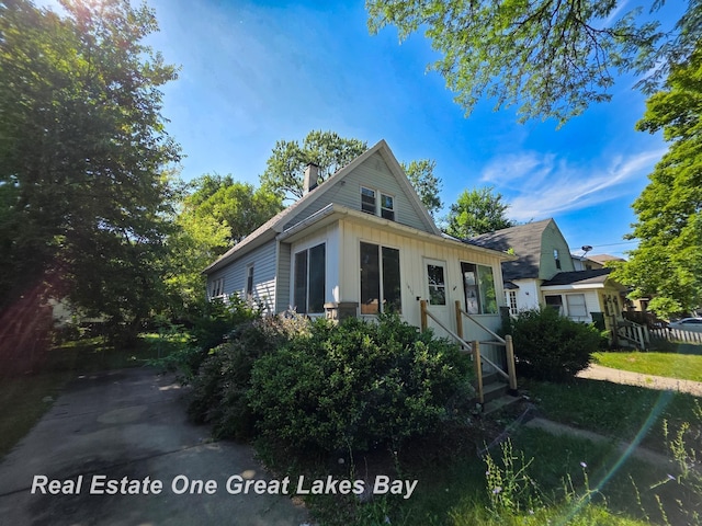 1411 N Clinton St, Saginaw, MI 48602 - photo 1