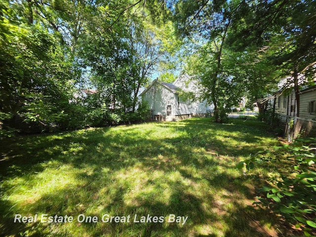 1411 N Clinton St, Saginaw, MI 48602 - photo 32