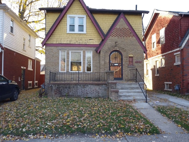 view of front of property featuring a porch