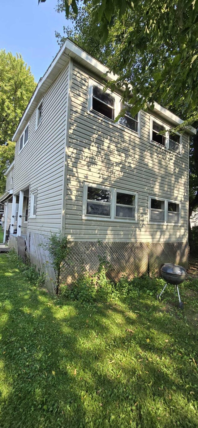 16 S 7th St, Niles, MI 49120 - view of property exterior with a yard