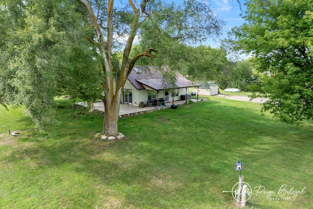 view of yard with a patio area