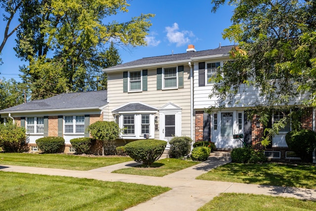 view of front of house featuring a front yard