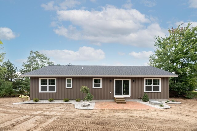 1823 Old Cabin Dr, Interlochen, MI 49643