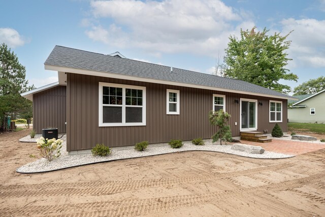 1823 Old Cabin Dr, Interlochen, MI 49643