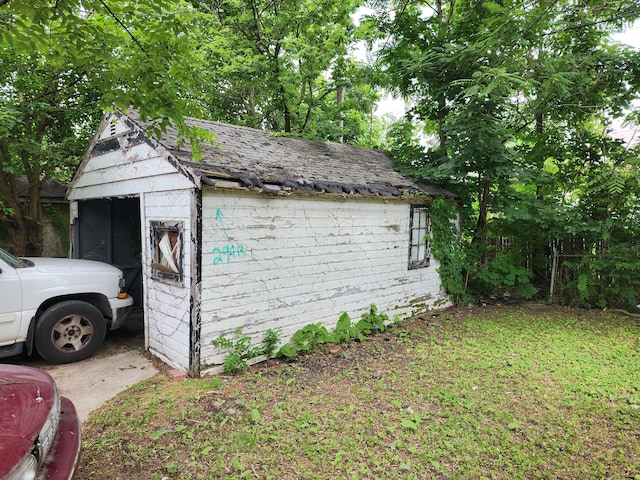 view of outbuilding