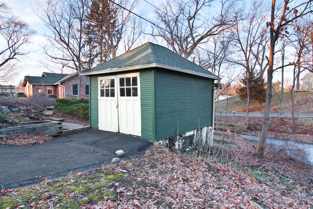 260 Oak Island Dr, Wolverine Lake, MI 48390 - view of shed