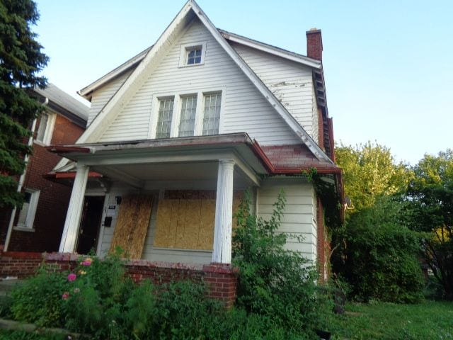 view of front facade