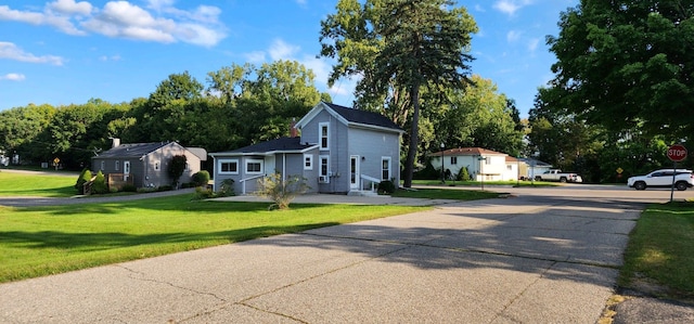 view of front of house with a front yard