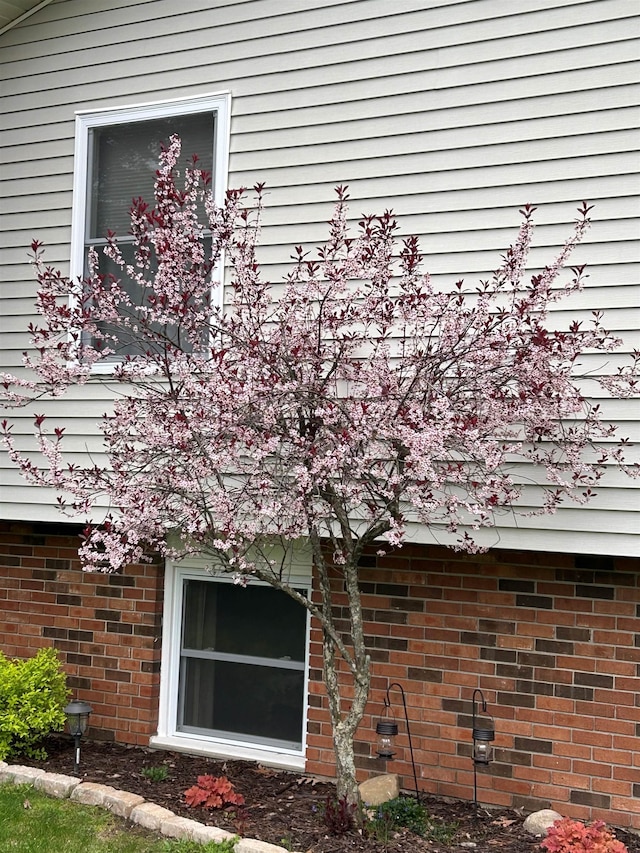 9090 Windsong Ln, Cadillac, MI 49601