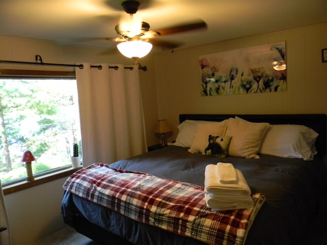 bedroom featuring ceiling fan