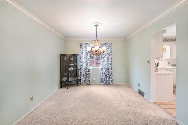 spare room with crown molding, light colored carpet, and an inviting chandelier