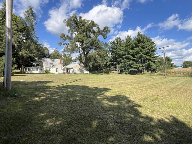 6015 S Stoney Lake Rd, Jackson, MI 49201 - view of grassy yard
