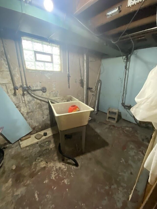 836 Victoria Ave, Flint, MI 48507 - view of below grade area