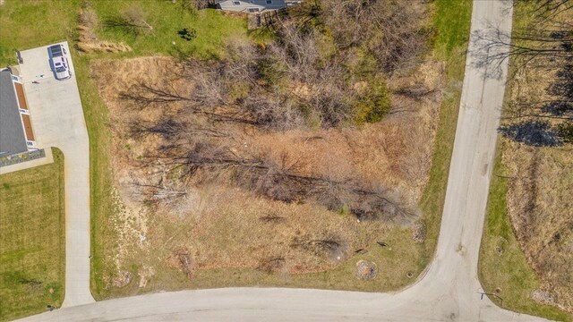 10536 Oak Shore Dr, South Lyon, MI 48178